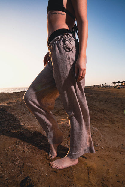 THE BEIGE LINEN PANTS